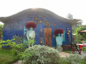 Palmist commune house